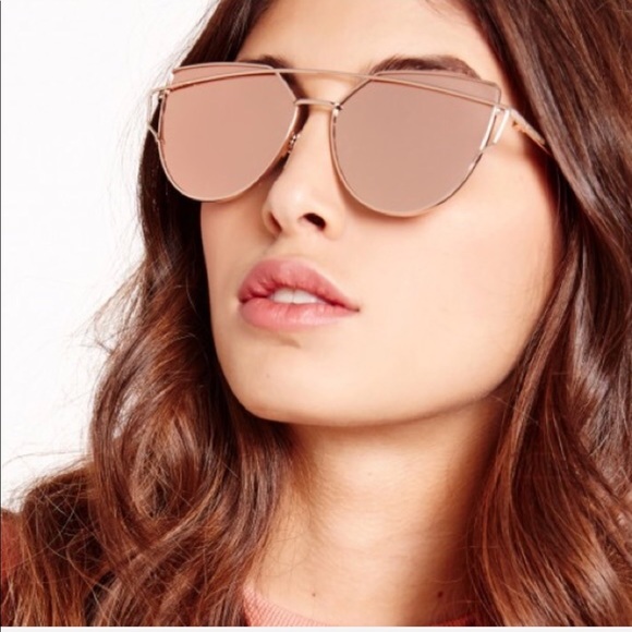 Rose gold mirrored oversized cat eye sunnies with metal frame - Picture 2 of 5